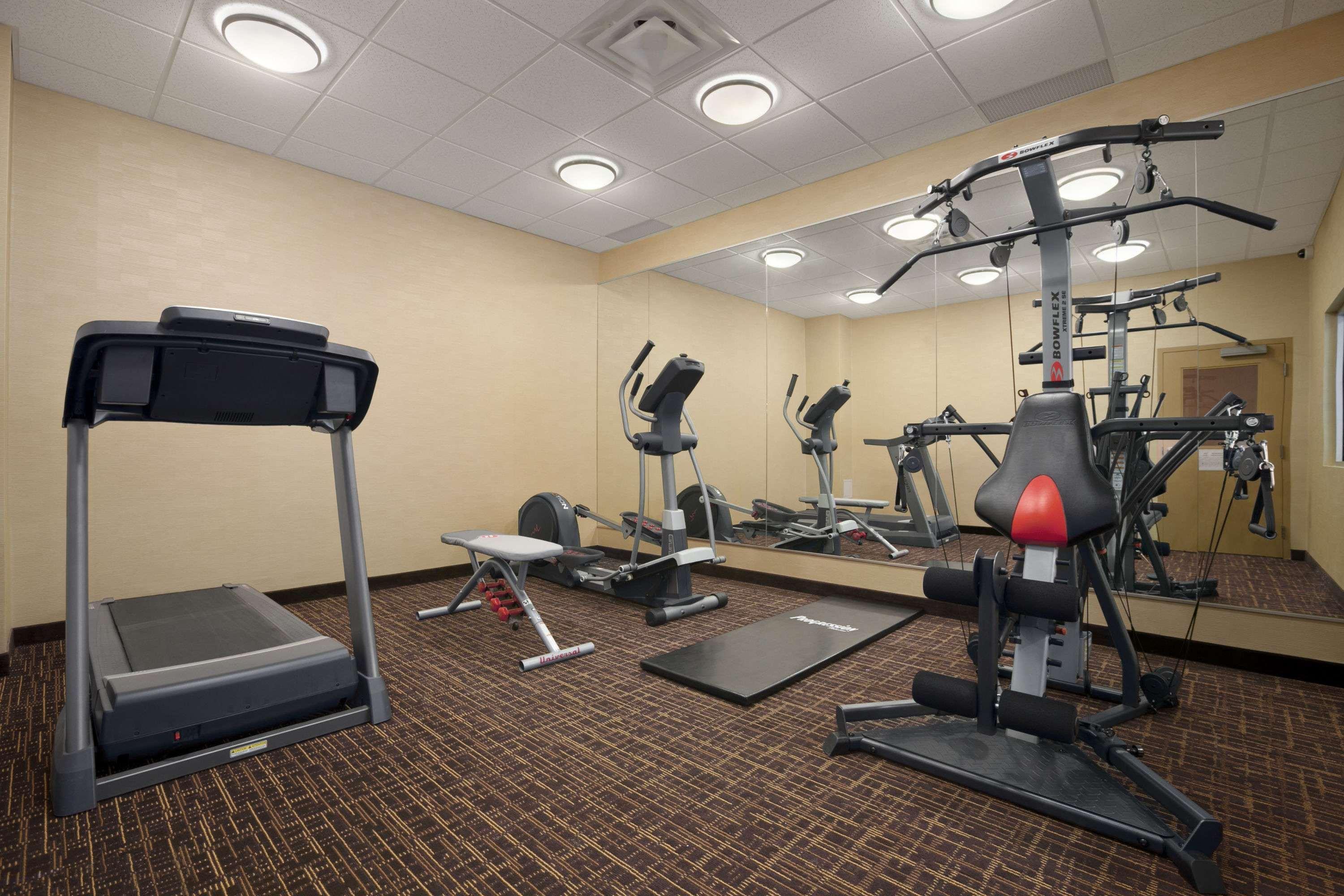 Days Inn & Suites By Wyndham Winnipeg Airport Manitoba Экстерьер фото