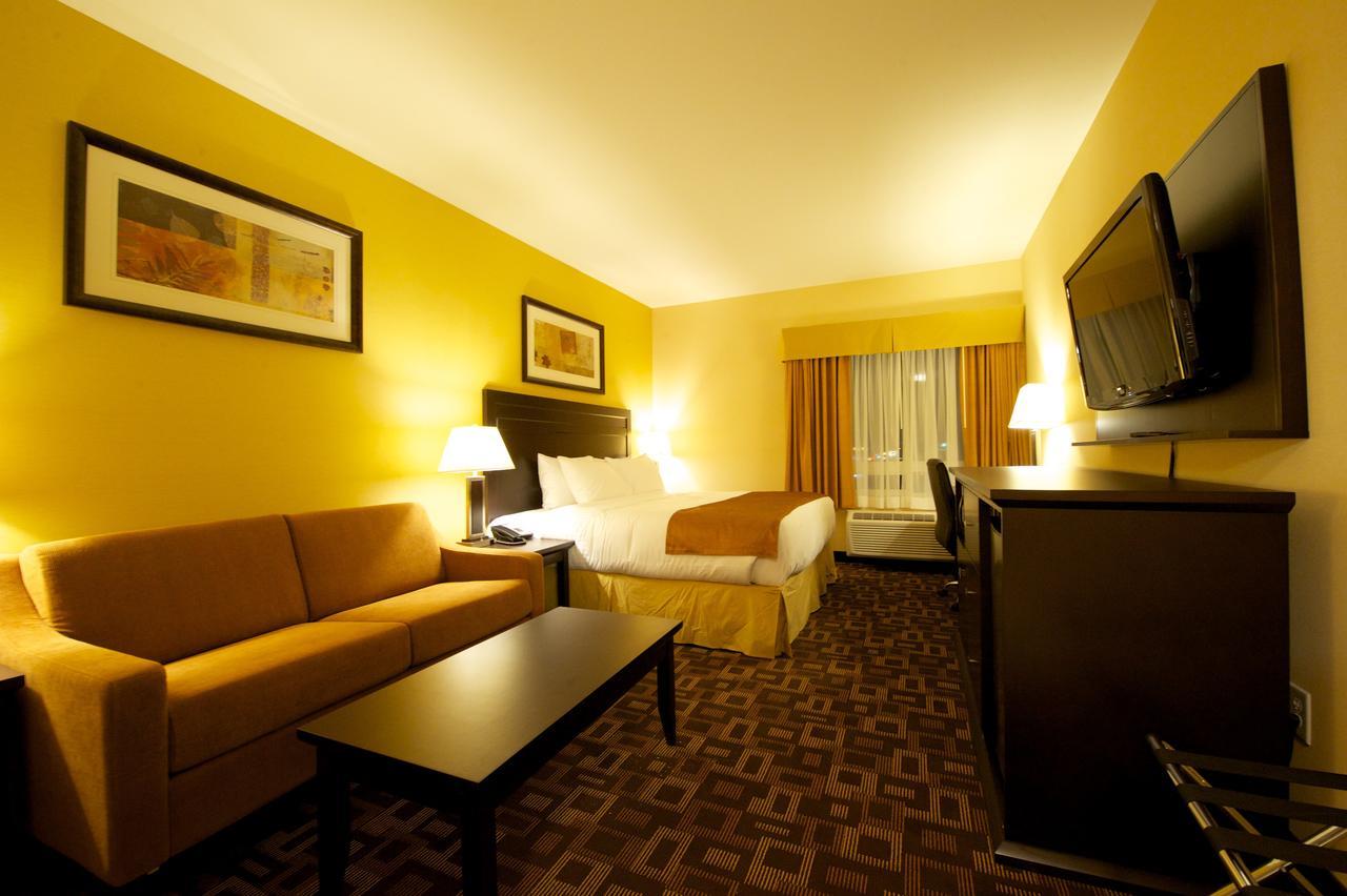 Days Inn & Suites By Wyndham Winnipeg Airport Manitoba Экстерьер фото